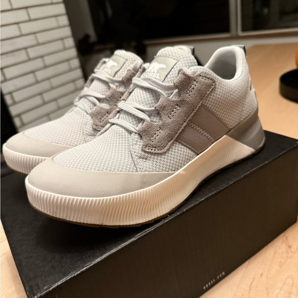 Women’s Sorel Out N About III Low Sneaker WP Size 8.5